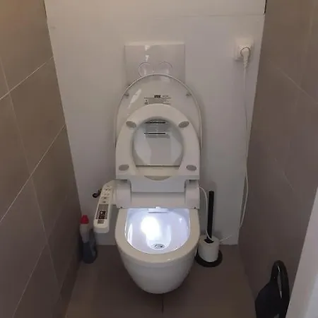 Luxurious 2 Bedroom *